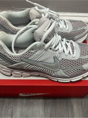 Nike Women's White and Light Pink Mesh Trainer Sneakers